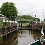 Die erste Schleuse auf der Hollandse Ijssel nach Gouda