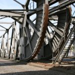 Die Mechanik einer Hebebrücke im Hafen von Antwerpen