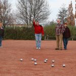 Das sonntägliche Pétanque-Spiel am Quai