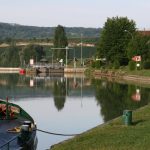 Liegeplatz im Oberwasser einer Schleuse an der Marne