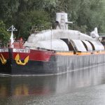 Péniche or submarine?