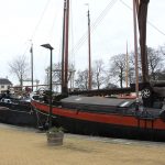 Traditionsschiffe im historischen Hafen von Gouda