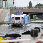 Futuristisches Passagierschiff (Paris, Canal Saint Denis)