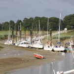 Bei Ebbe trocken fallender Hafen bei Saint-Valery-sur-Somme