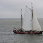 Charterschiff im Wattenmeer