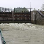 Eine Schleuse wird gefüllt