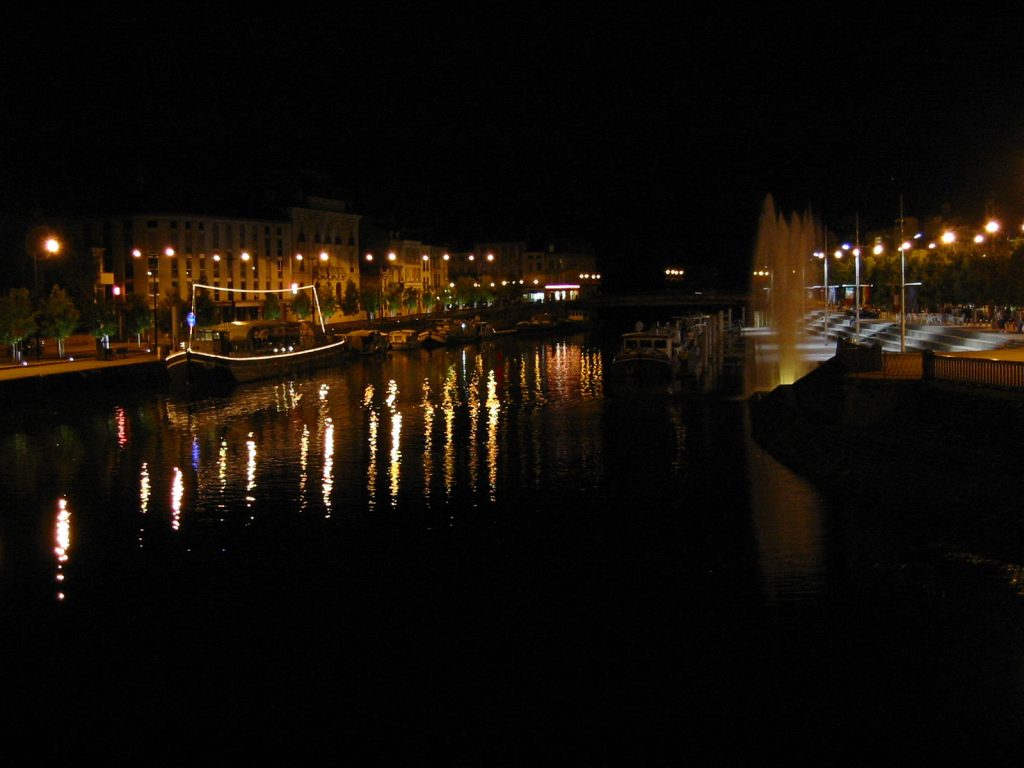 Der Hafen von Verdun bei Nacht