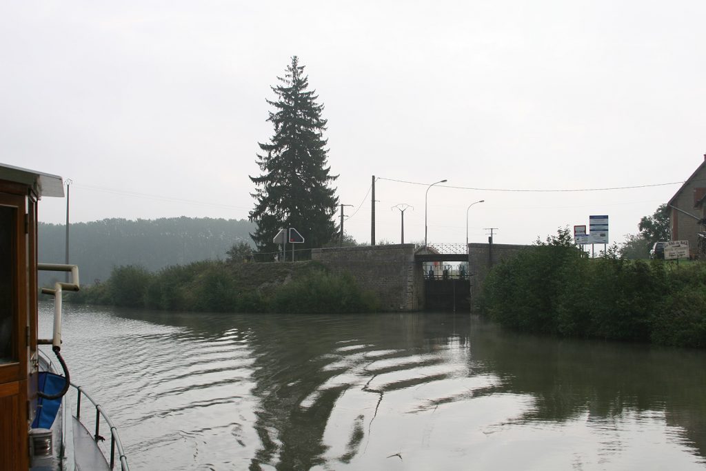 Die Einfahrt in den Ardennenkanal