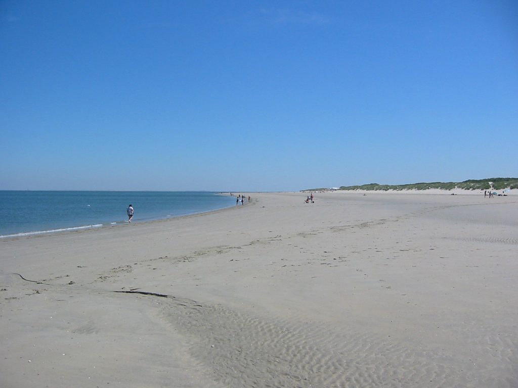 Menschenleere Nordseestrände in Zeeland