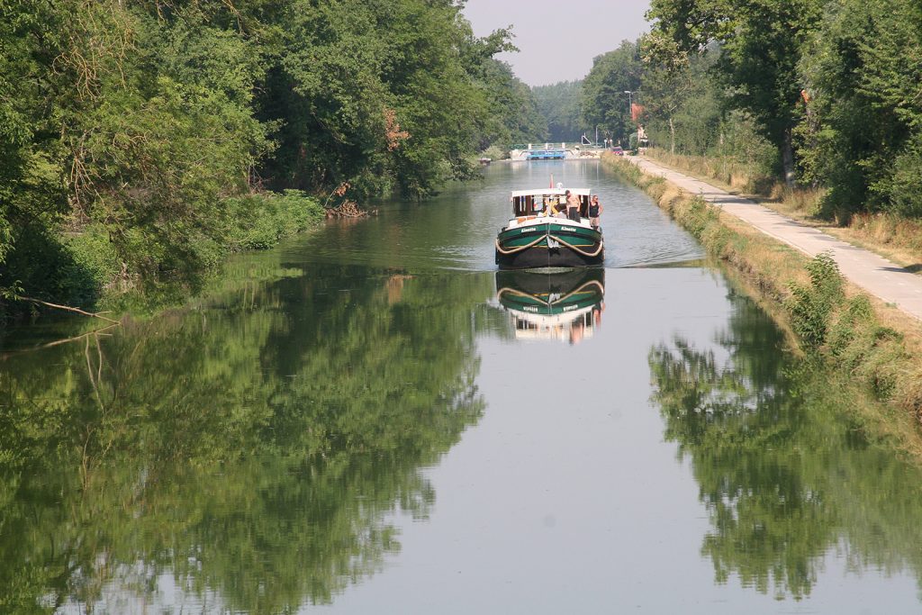 Auf dem Canal de la Marne à la Saône