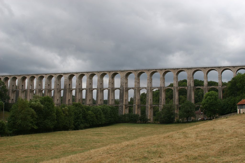 Ein Teil des Eisenbahnviaduktes von Chaumont