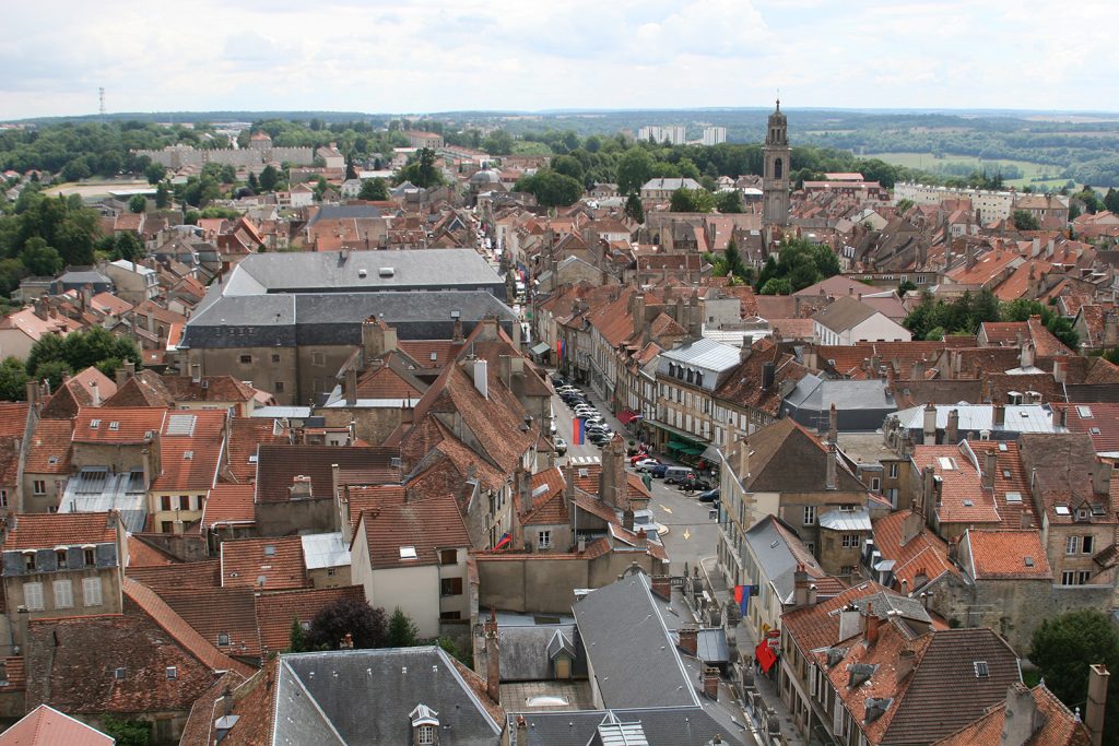 Langres vom Turm der Kathedrale aus gesehen (227 Treppenstufen!)