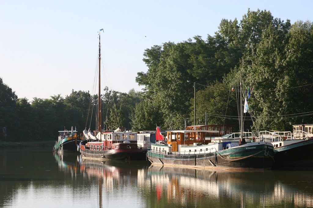 Im Hafen der Firma Bourgogne Marine in St-Symphorien