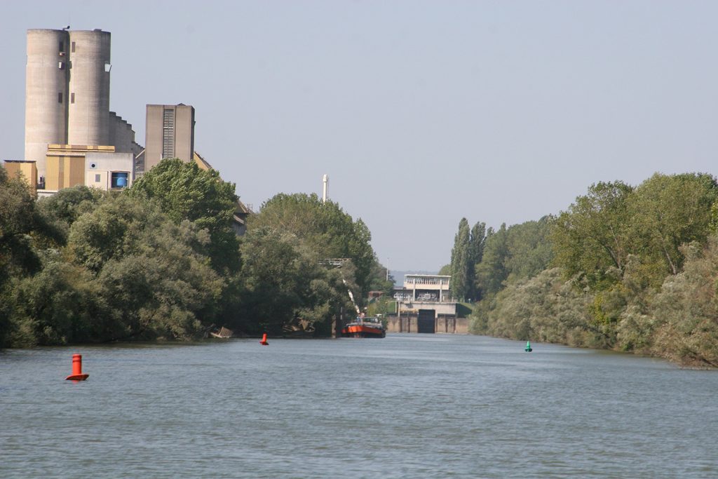 Die Schleuse zum Canal du Centre