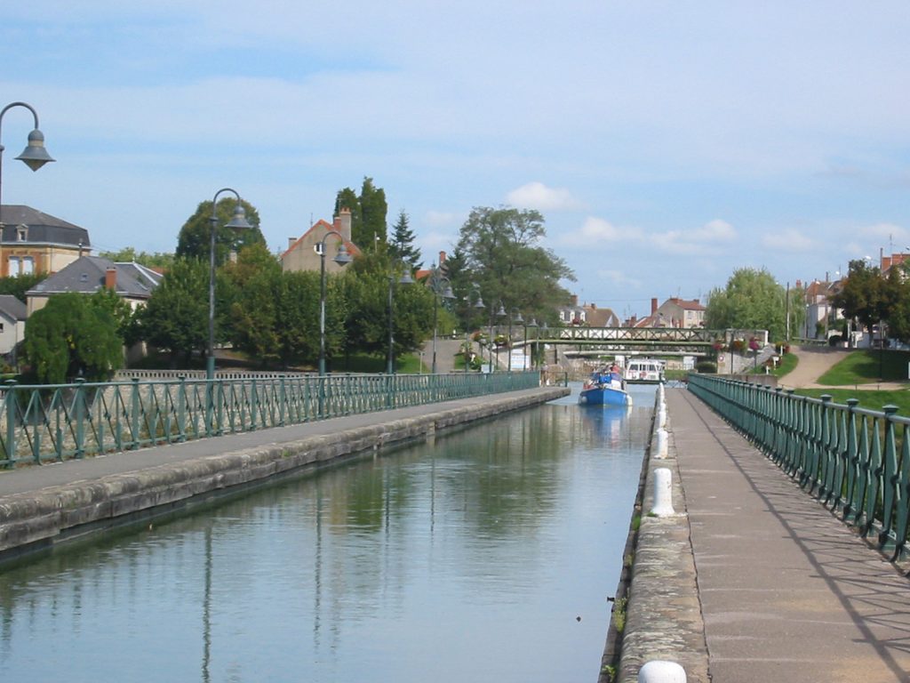 Kanalbrücke in Digoin über die Loire