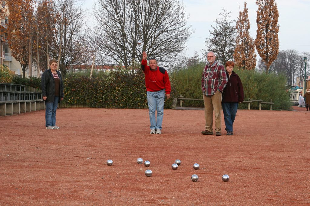 Beim sonntäglichen Pétanque-Spiel