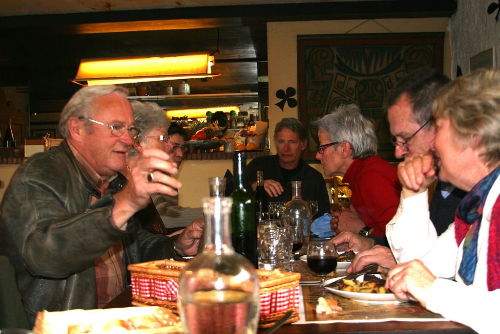 Die Schiffergemeinschaft beim gemeinsamen Mittagessen im «Bouchon Brionnais»