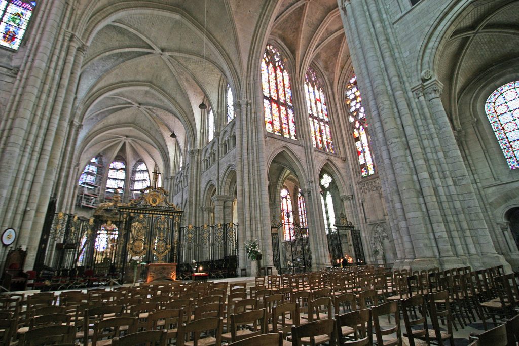 In der Kathedrale von Sens