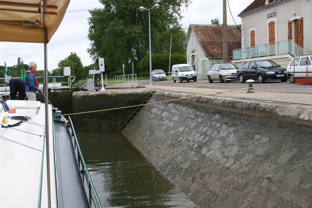 Schrägwandschleuse der Yonne