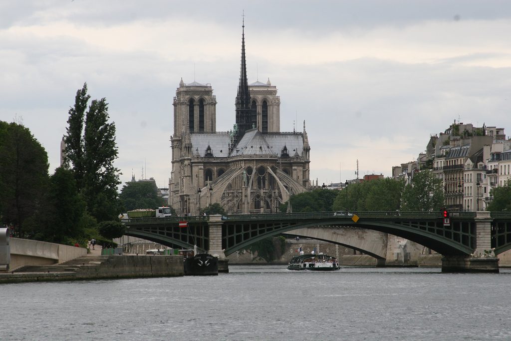 Die Kathedrale Notre-Dame als Wegpunkt