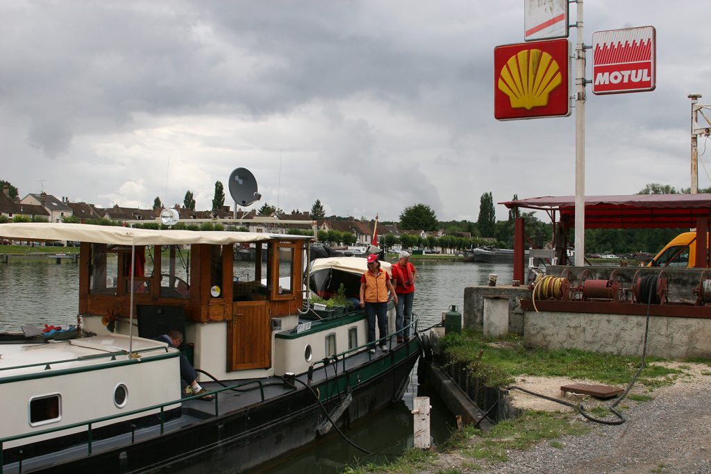 Auftanken in Saint-Mammès