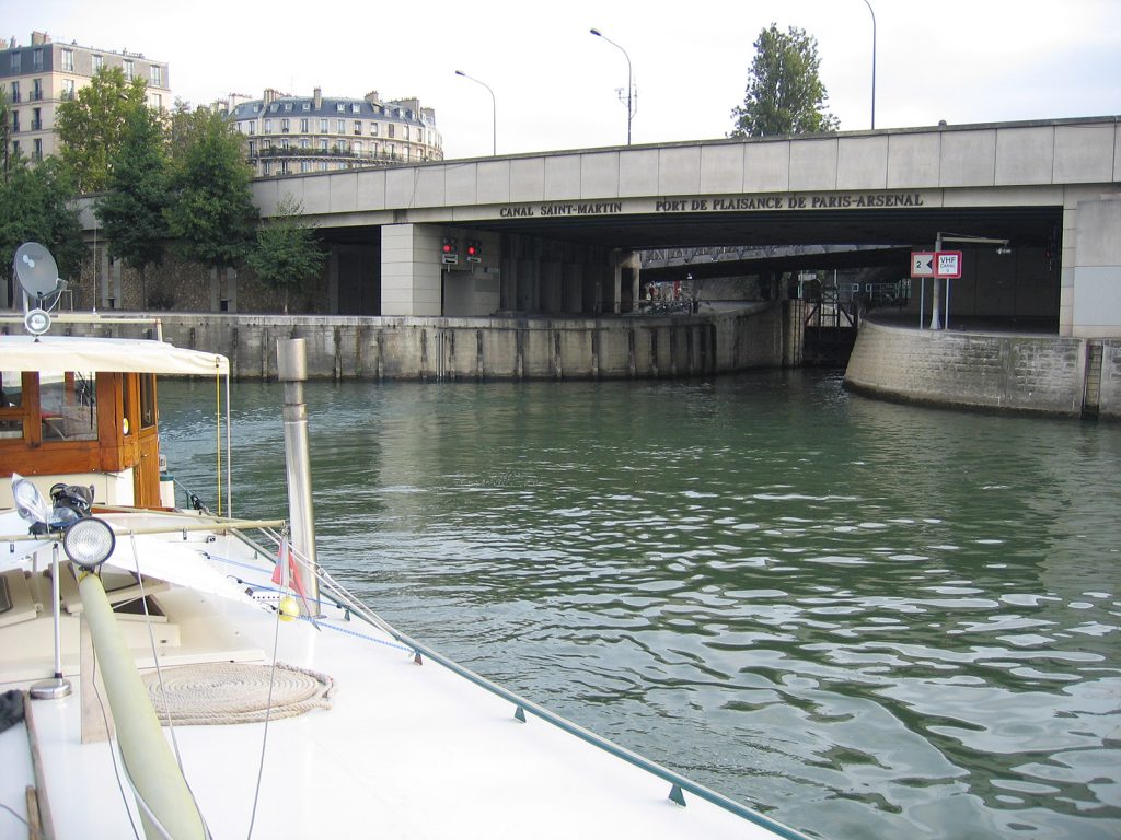 Die Einfahrt in den Port de Plaisance Paris-Arsenal