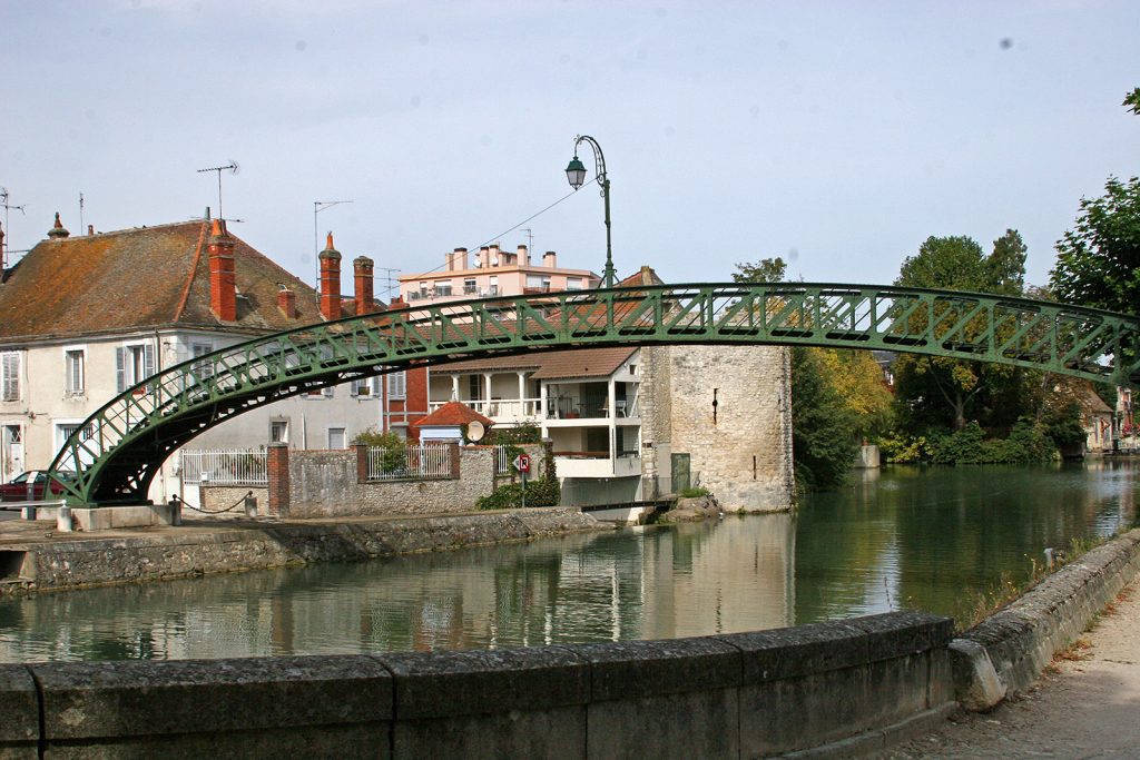 Von Gustave Eiffel konstruierte Fussgängerpasserelle