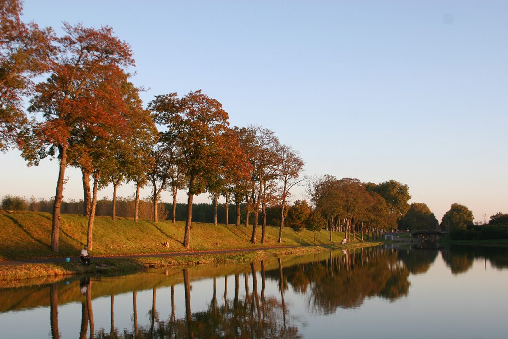 Spätherbstliche Abendstimmung am Stichkanal nach Nevers