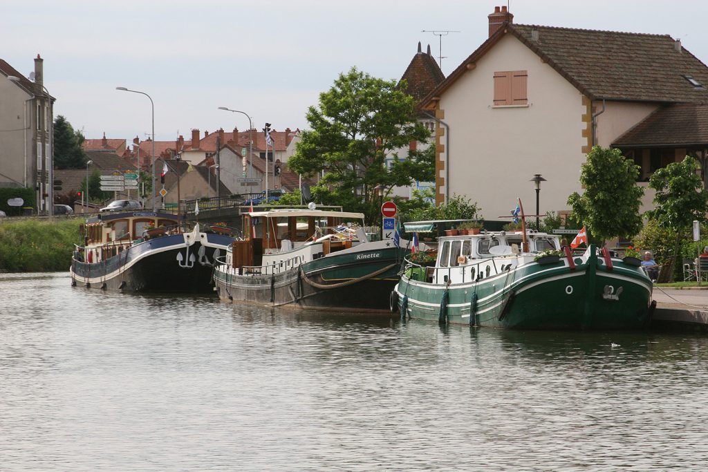 Am Quai von Paray-le-Monial