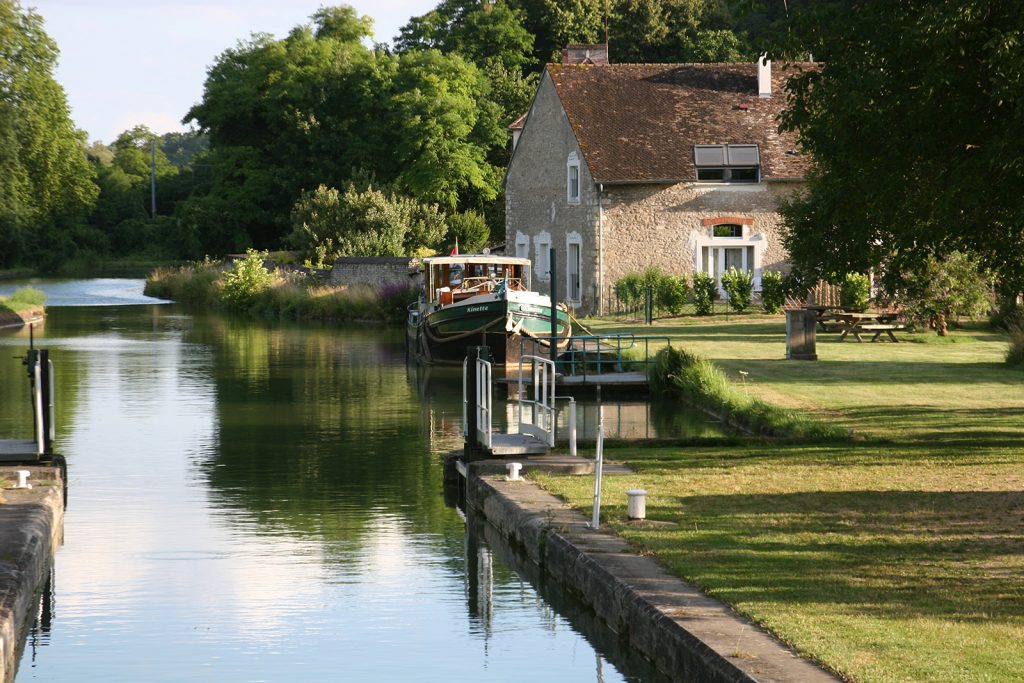 Vor der Schleuse Beaumoulin