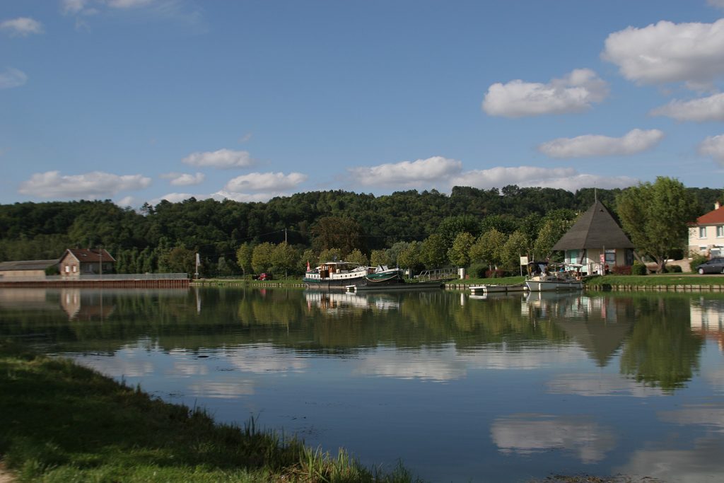 Im Hafen in Montbard