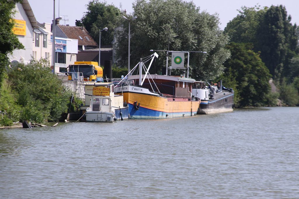 Das Bunkerschiff in Compiègne