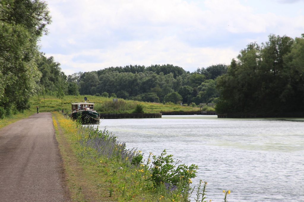 Le «garage à bateaux» oberhalb Bauvin