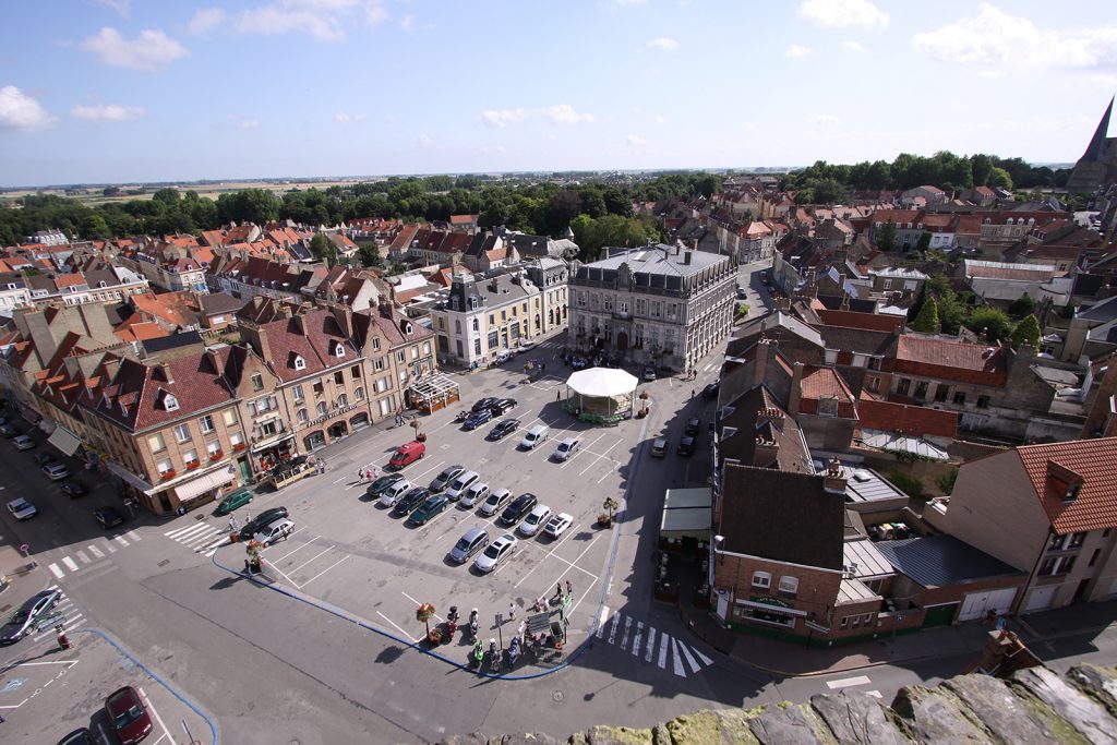 Der Marktplatz von Bergues