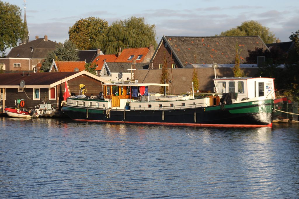 Längsseits beim Schiffselektriker