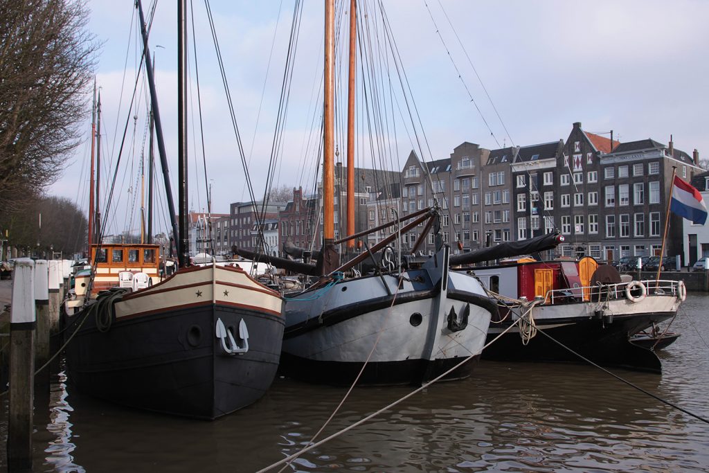 Historische Schiffe im Wolwevershaven Dordrecht