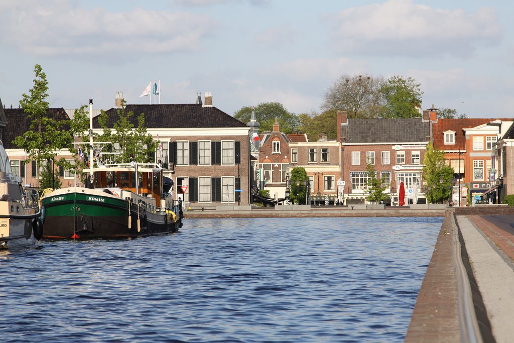 Im 2008 eröffneten Stadthafen von Assen