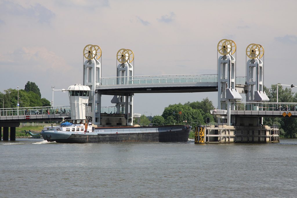 Die Hebebrücke über die Gelderse IJssel in Kampen