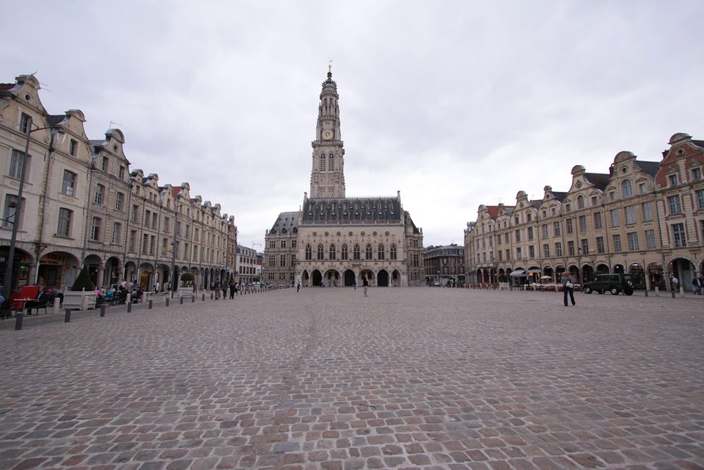 Häuserzeile am Grand'Place von Arras