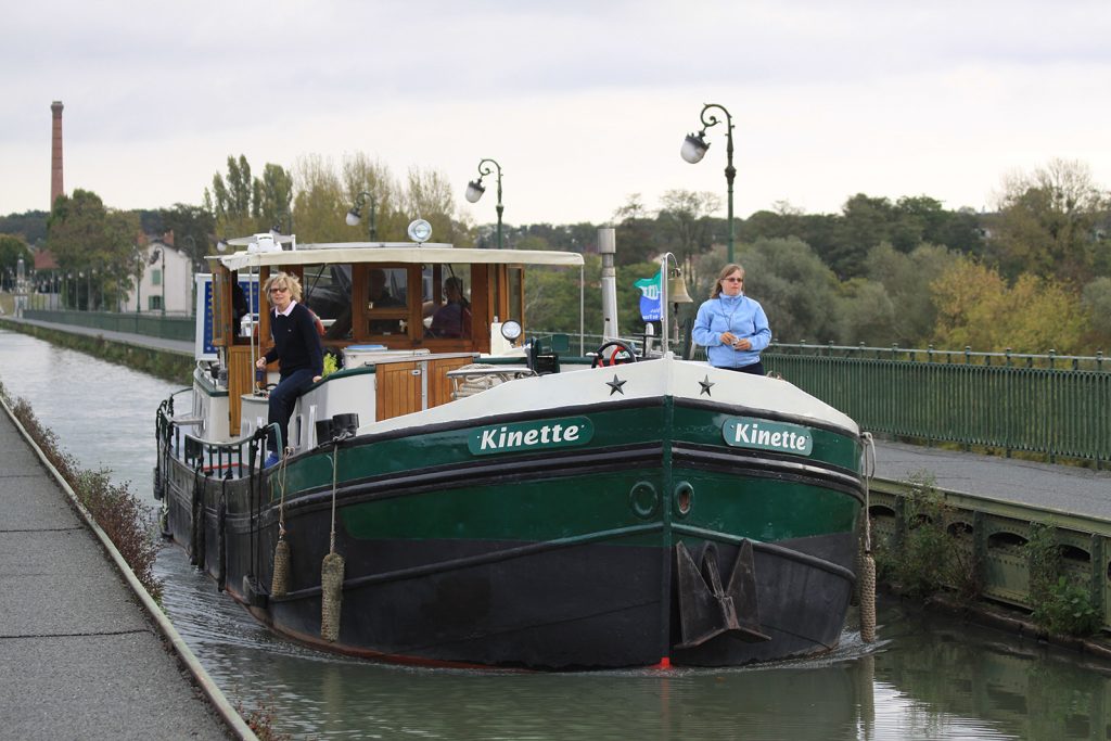 Auf der Kanalbrücke von Briare