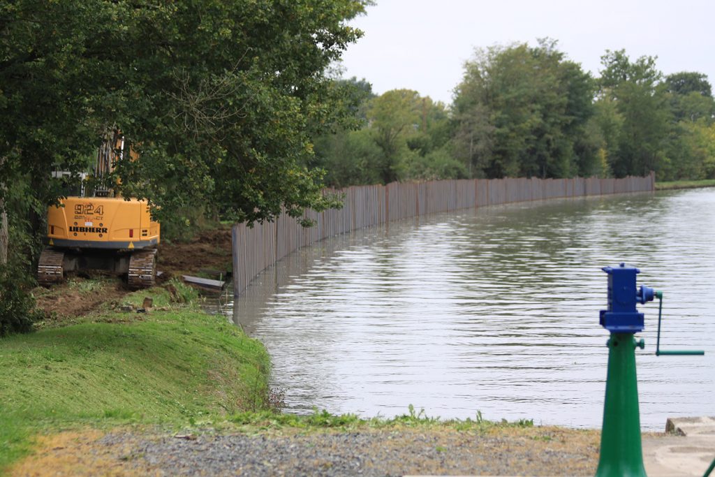 Unterhaltsarbeiten am Canal latéral à la Loire