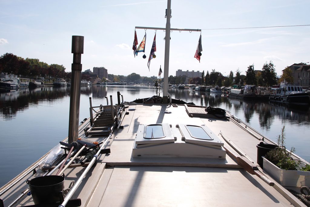 Einlaufen in den Hafen von Roanne