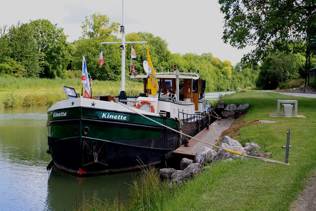 Liegeplatz oberhalb der Schleuse »Frise supérieure»