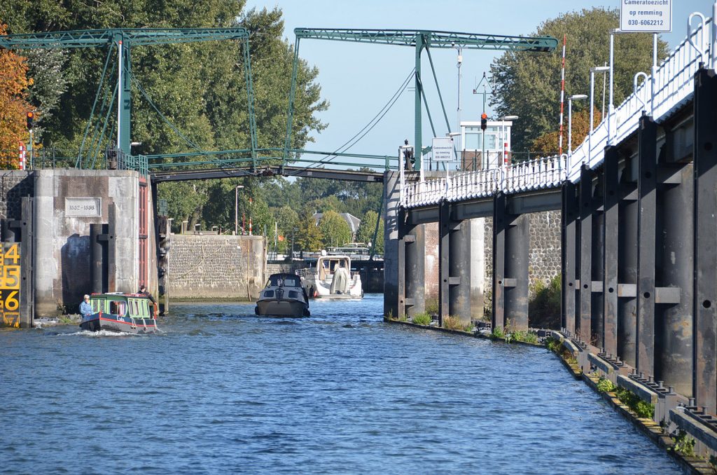 Die mächtige Koninginnensluis in Nieuwegein