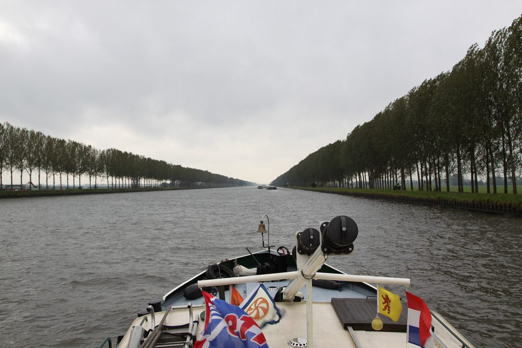 Der Amsterdam-Rheinkanal – eine Autobahn