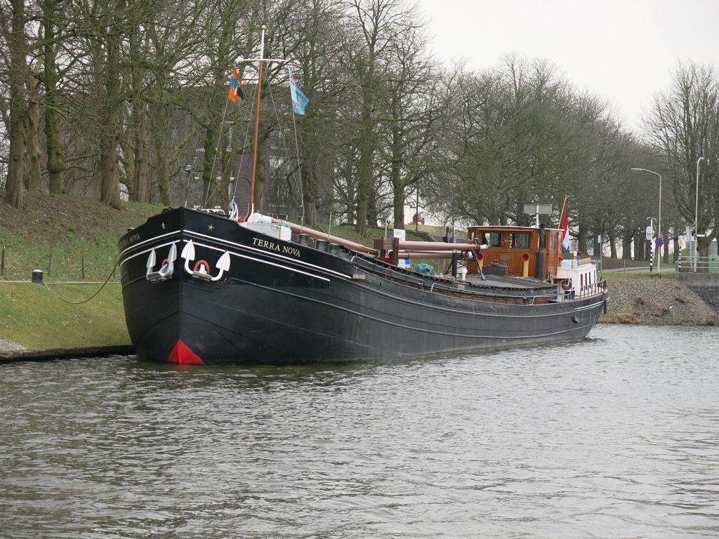 Unterwegs gesehen: Die Terra Nova, Flaggschiff der Landesvereinigung zum Erhalt historischer Betriebsfahrzeuge (LVBHB)