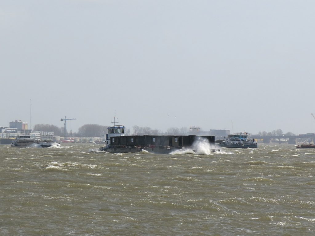 Bei Windstärke 6 unterwegs auf dem niederländischen Rhein