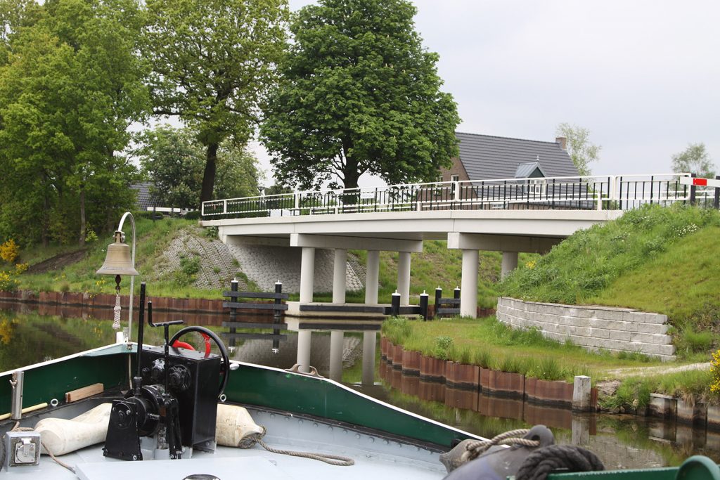 Einfahrt in den neuen Kanal