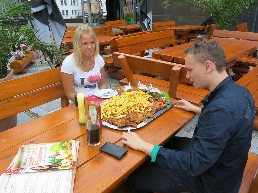 Das XXL-Restaurant beim Tempelhofer Hafen