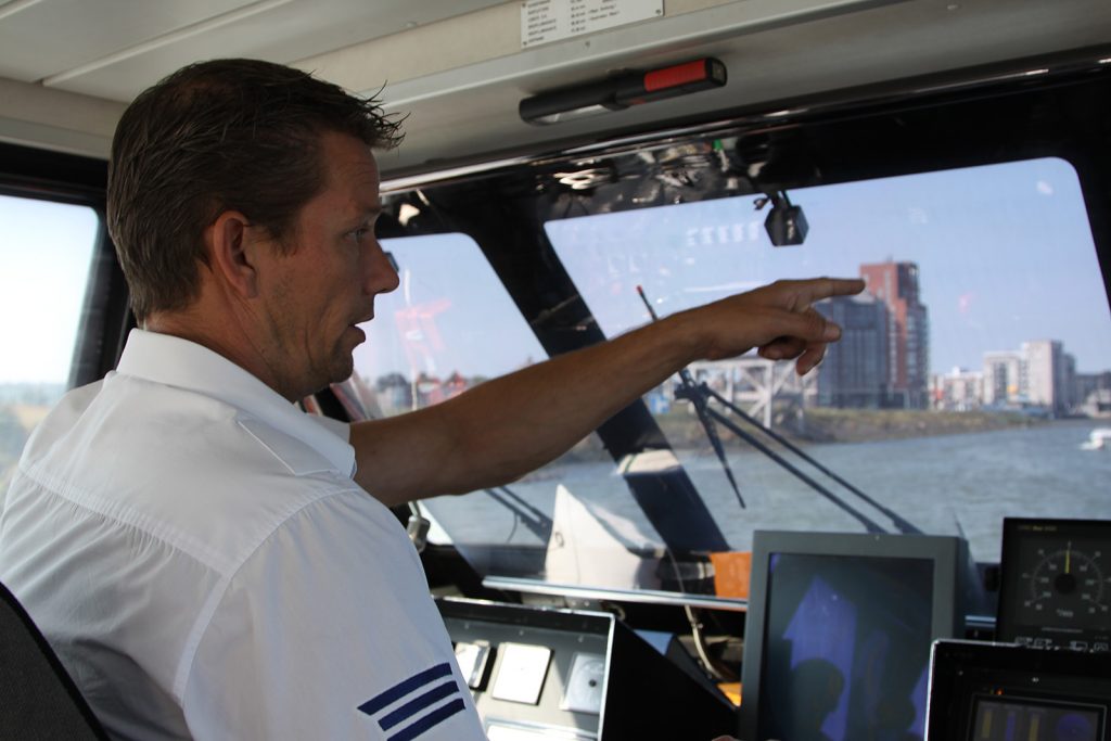 Im «Cockpit» eines Waterbus